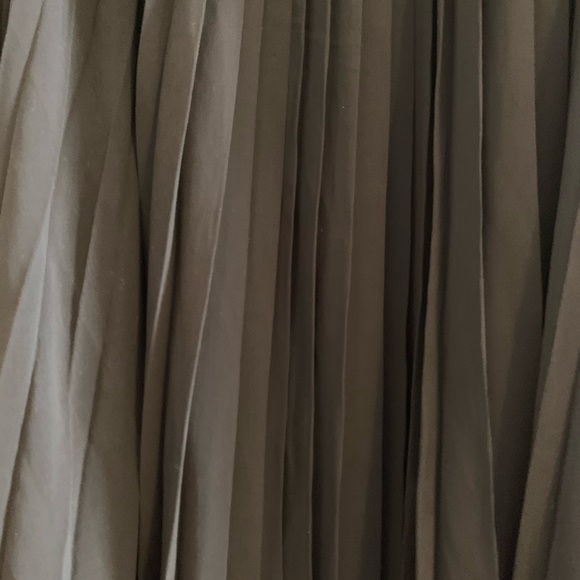 Dainty Jewell’s Pleated skirt black - Picture 3 of 5